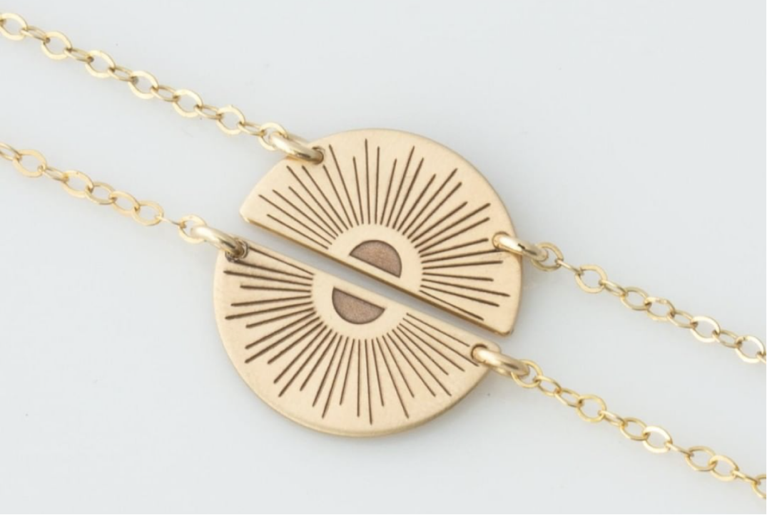 BAR NECKLACE LAYERING