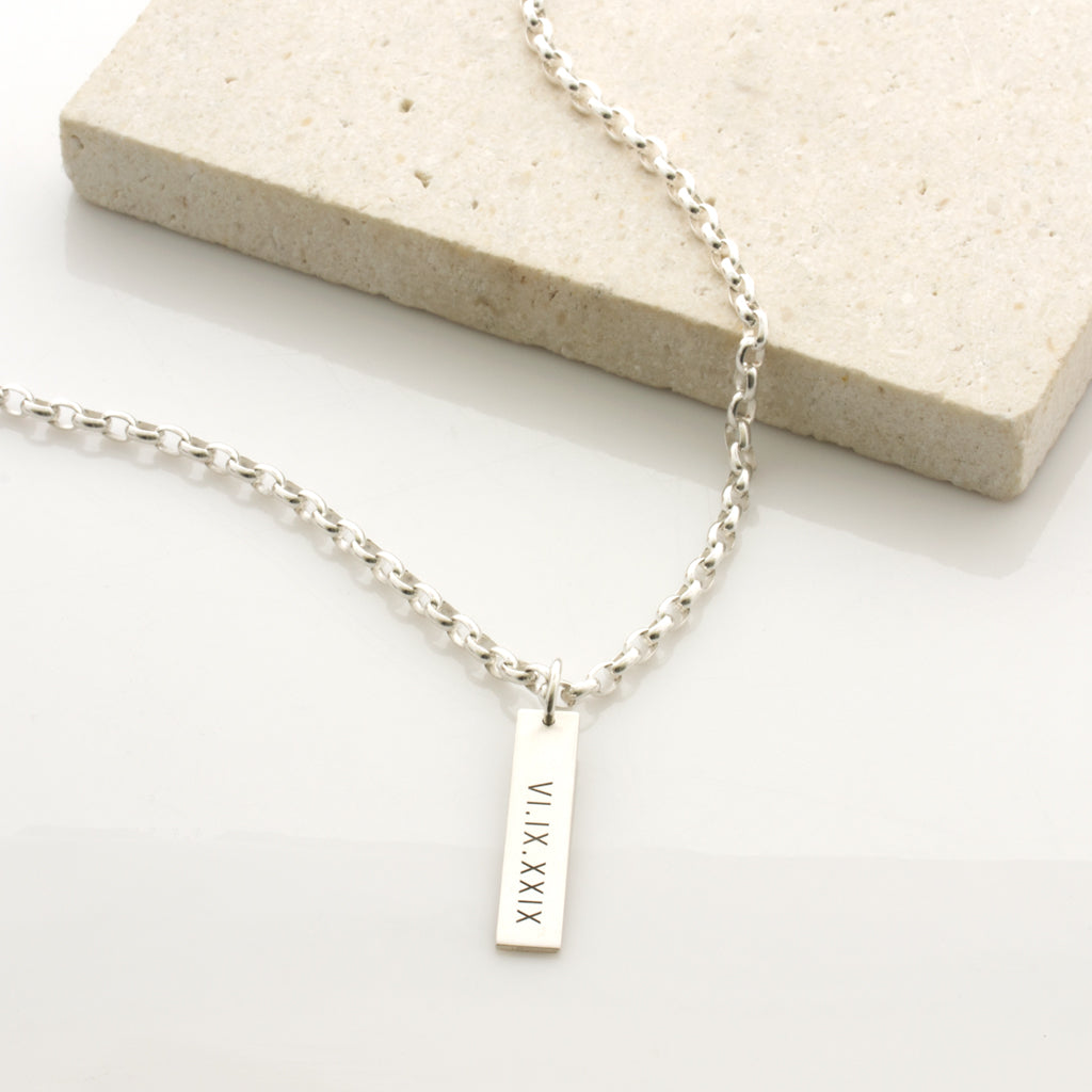 Unisex Short Vertical Bar Necklace