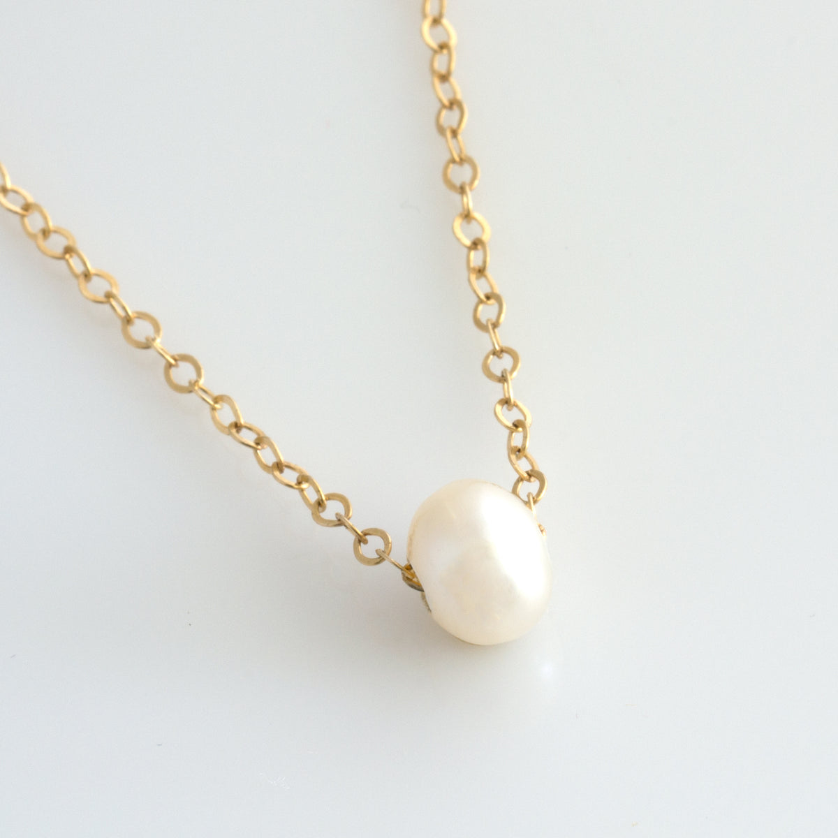 Dainty Pearl Necklace – Origami Jewels