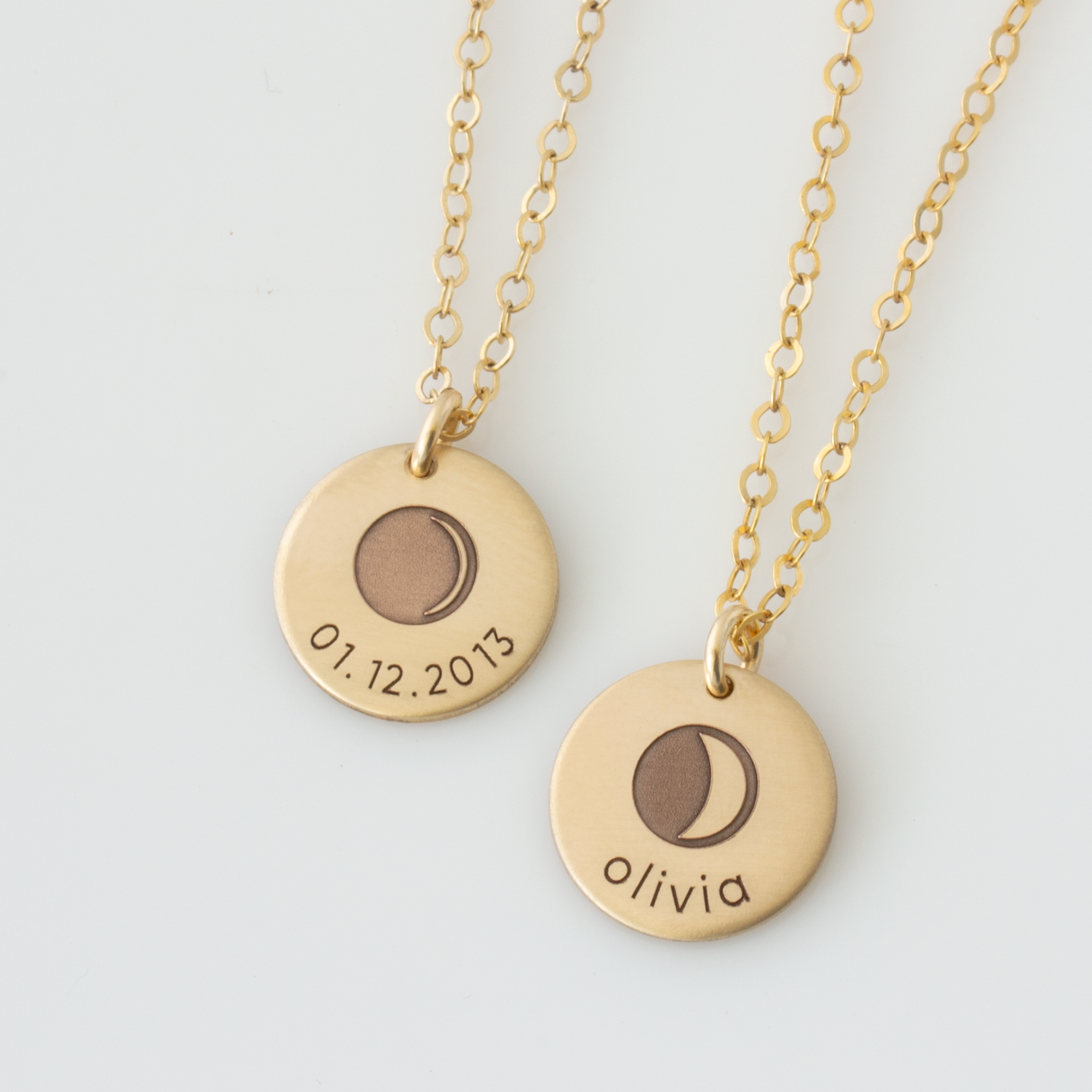 Date 2025 moon necklace